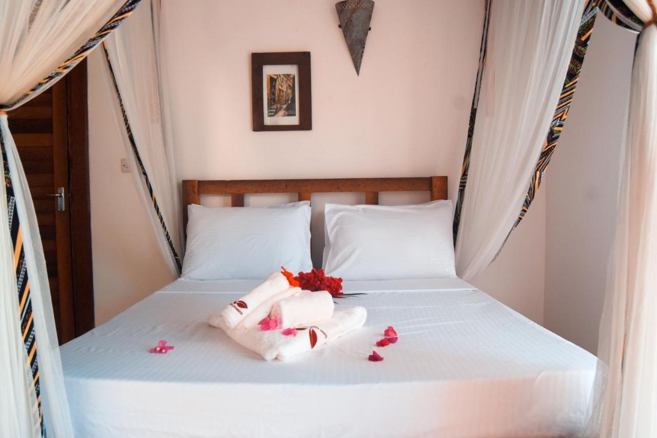 Zanzibar Kusini Beach Bungalows Hotel Kizimkazi Eksteriør billede