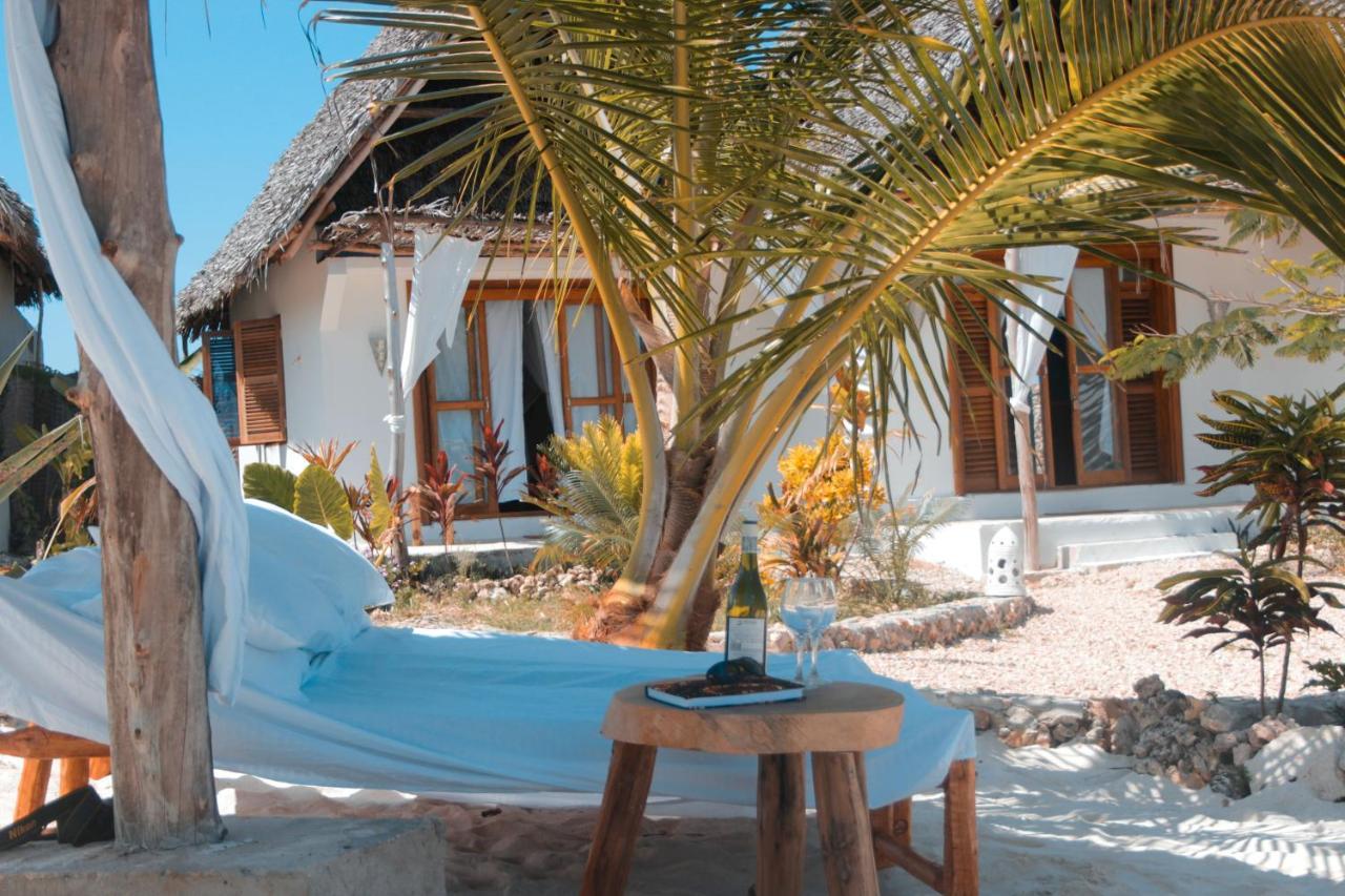Zanzibar Kusini Beach Bungalows Hotel Kizimkazi Eksteriør billede